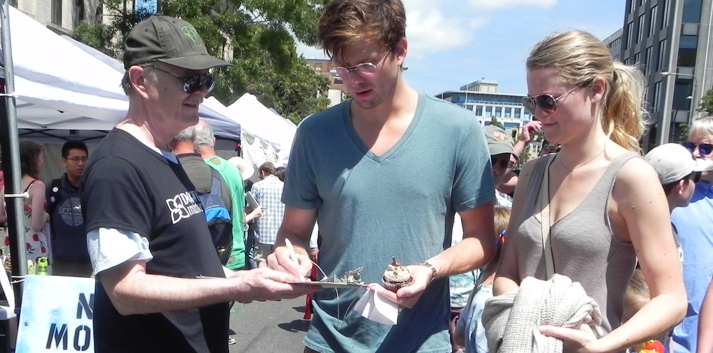 Dogwood Volunteers canvassing at Car Free Day