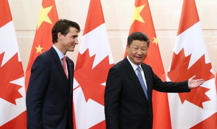 Chinese President Xi Jinping (R) and Canadian Prime Minister Justin Trudeau August 31, 2016