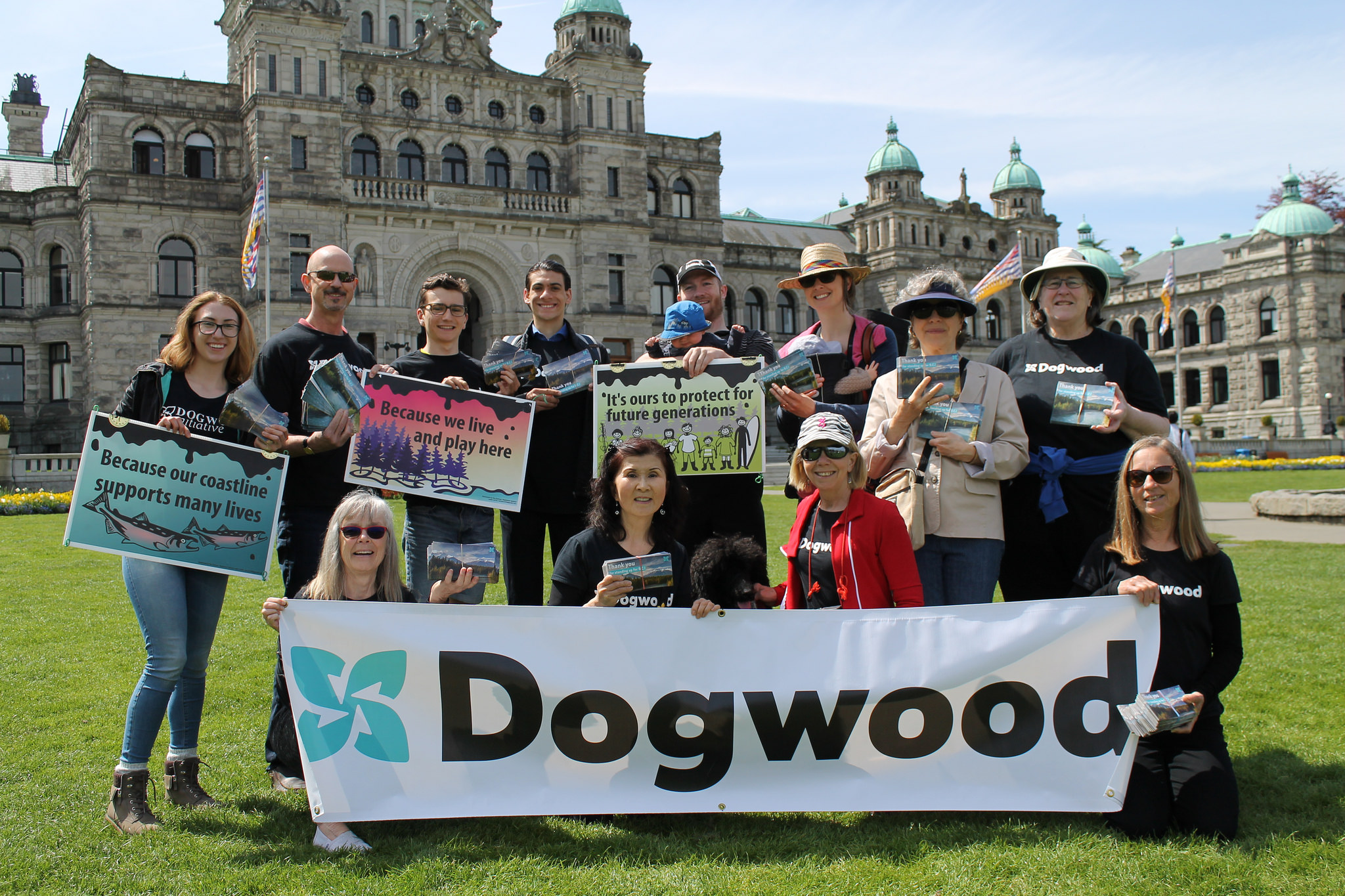 South Island Dogwood volunteer team at the Legislature